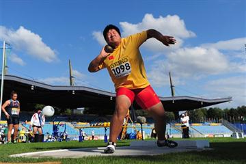 Guo Tianqian in action in the shot put (Getty Images)
