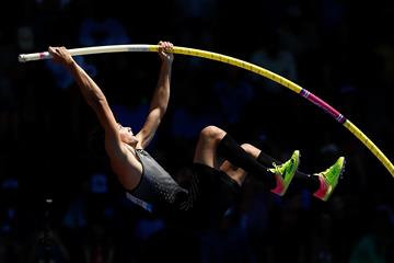 Armand Duplantis in the pole vault at the IAAF Diamond League meeting in Eugene (Getty Images)