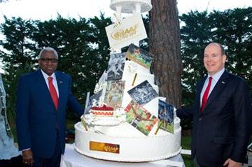 IAAF President Lamine Diack and HSH Prince Albert II of Monaco with the IAAF Centenary Birthday cake (Gaëtan Luci / Palais princier)