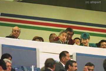 Emperor Akihito and the Empress of Japan with IAAF president Primo Nebiolo (© Allsport)
