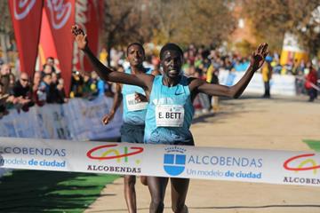 Emmanuel Bett wins at the 2013 Alcobendas cross country meeting (Miguel Alfambra FUNDACION ANOC)