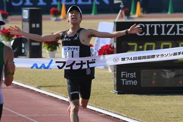 Yuya Yoshida winning the 2020 Fukuoka Marathon (Kazuaki Matsunaga (Agence Shot))