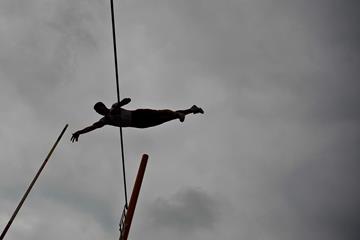 Pole vaulter in action (Getty Images)
