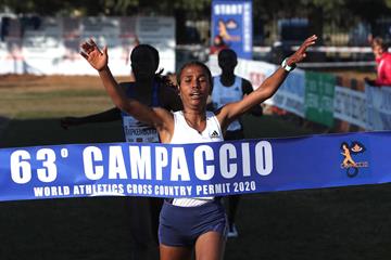 Fotyen Tesfay takes a narrow victory at the Campaccio Cross Country (Giancarlo Colombo)