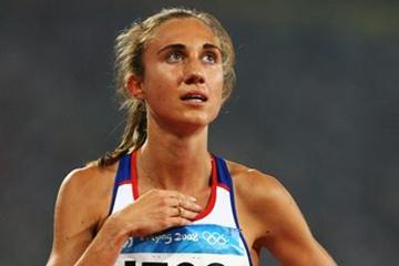 Lisa Dobriskey makes easy work of her automatic qualification in the heats of the 1500m (Getty Images)