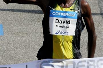 Reason to smile: David Mandago wins in Hamburg (/Bongarts)