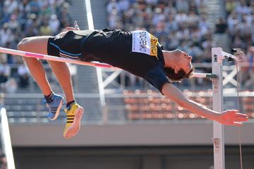 Bogdan Bondarenko jumps 2.40m in Tokyo (Getty Images)