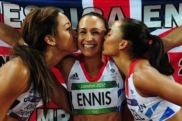 Jessica Ennis (c) celebrates her Heptathlon gold with teammates Louise Hazel (r) and Katarina Johnson-Thompson (l) (Getty Images)