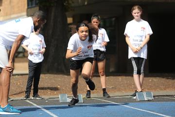 Starts training with Nethaneel Mitchell-Blake in London (organisers)