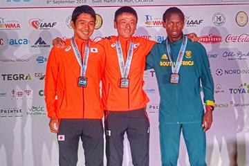 Japan’s Hideaki Yamauchi (centre), winner of the IAU 100km World Championship (Organisers)