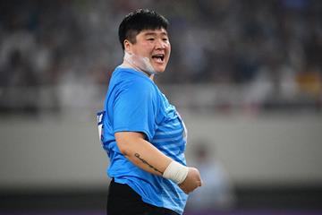 China's Gong Lijiao in action in the shot put (AFP / Getty Images)