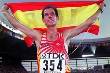 Abel Anton after winning the marathon at the 1999 IAAF World Championships (Allsport)