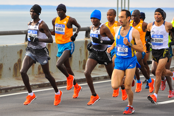 Wilson Kipsang leads the 2014 NYC Marathon (Getty Images)