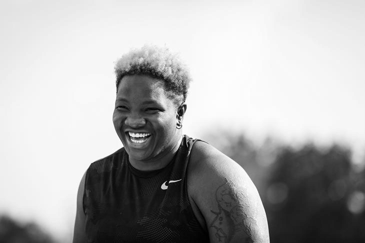 Raven Saunders trains in Ostrava 2018 (Dan Vernon)